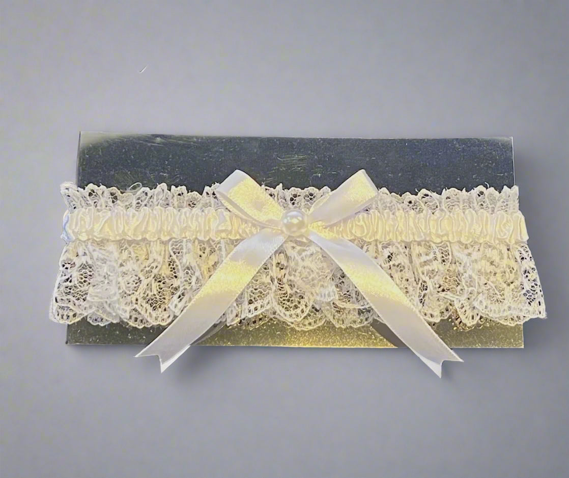 Calla Collection GA-926 hair accessory, stylish and versatile hair clip or pin for various hairstyles, in a sleek design.