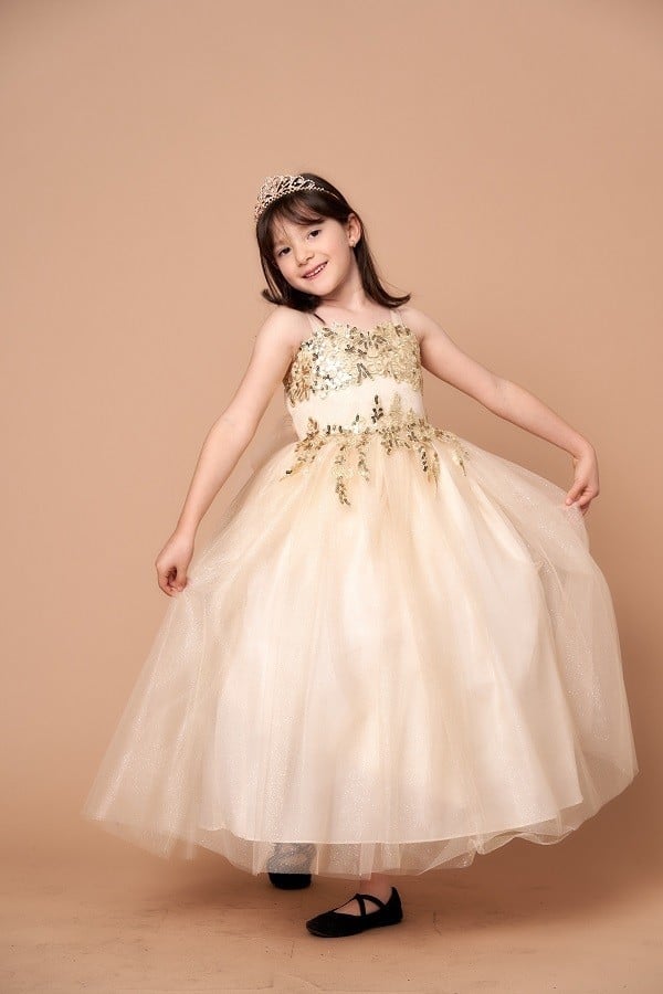 Premium multi-layered tulle floating gracefully down to a classic sweeping hemline on Calla Collection D-820