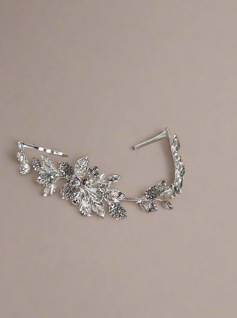 Calla collection TR-619 jewelry piece featuring intricate design and elegant craftsmanship, displayed on a neutral background.
