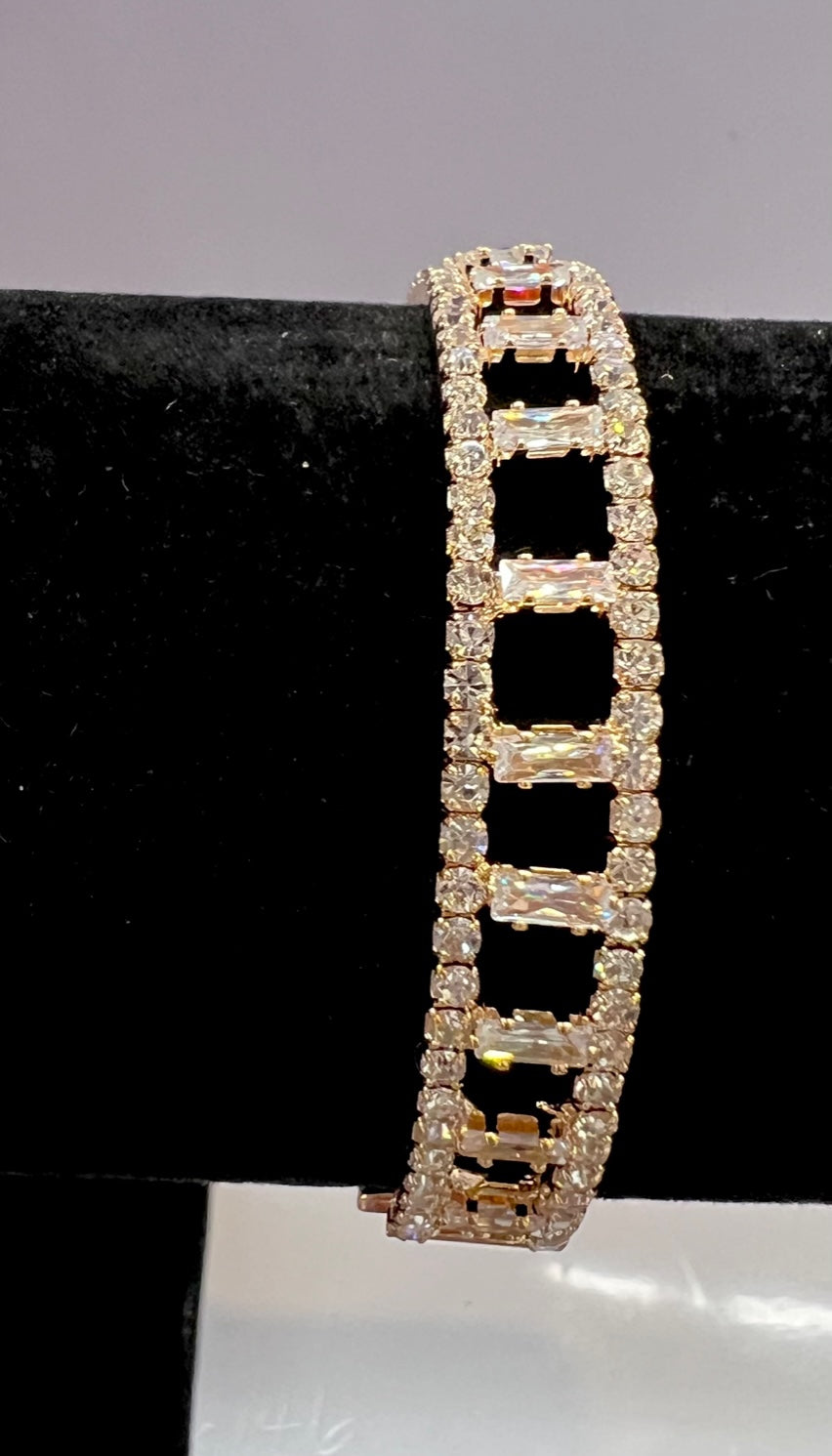 Calla Collection Bracelet TR-30354 Elegant Sparkling Wristwear Bracelet