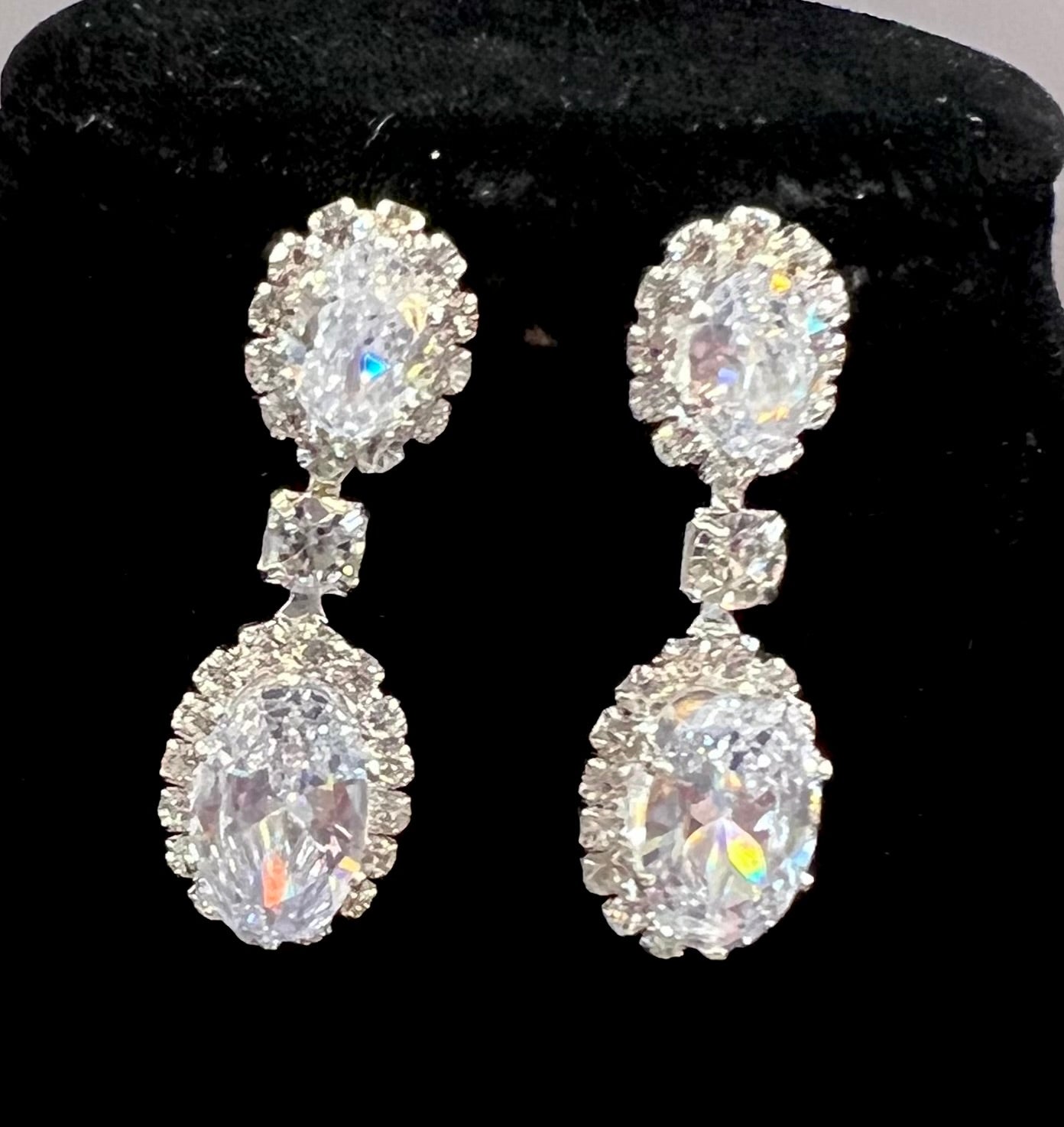 Calla Collection Earrings TR-10831 Sophisticated Cubic Zirconia CZ Dangle Earrings