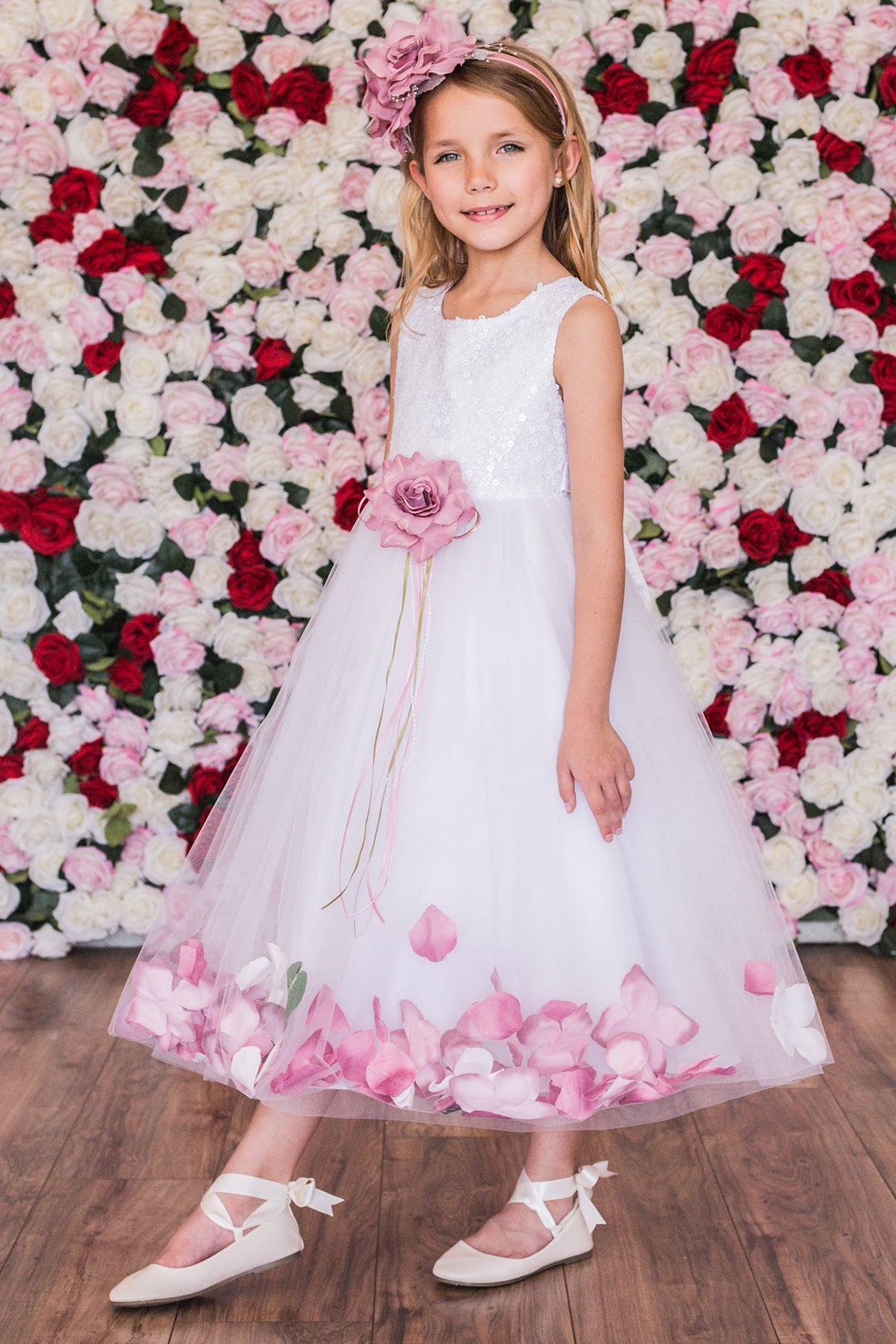 White sequin top and flower petal design girls' dress by Kid's Dream, showcasing elegant details and a soft fabric texture.