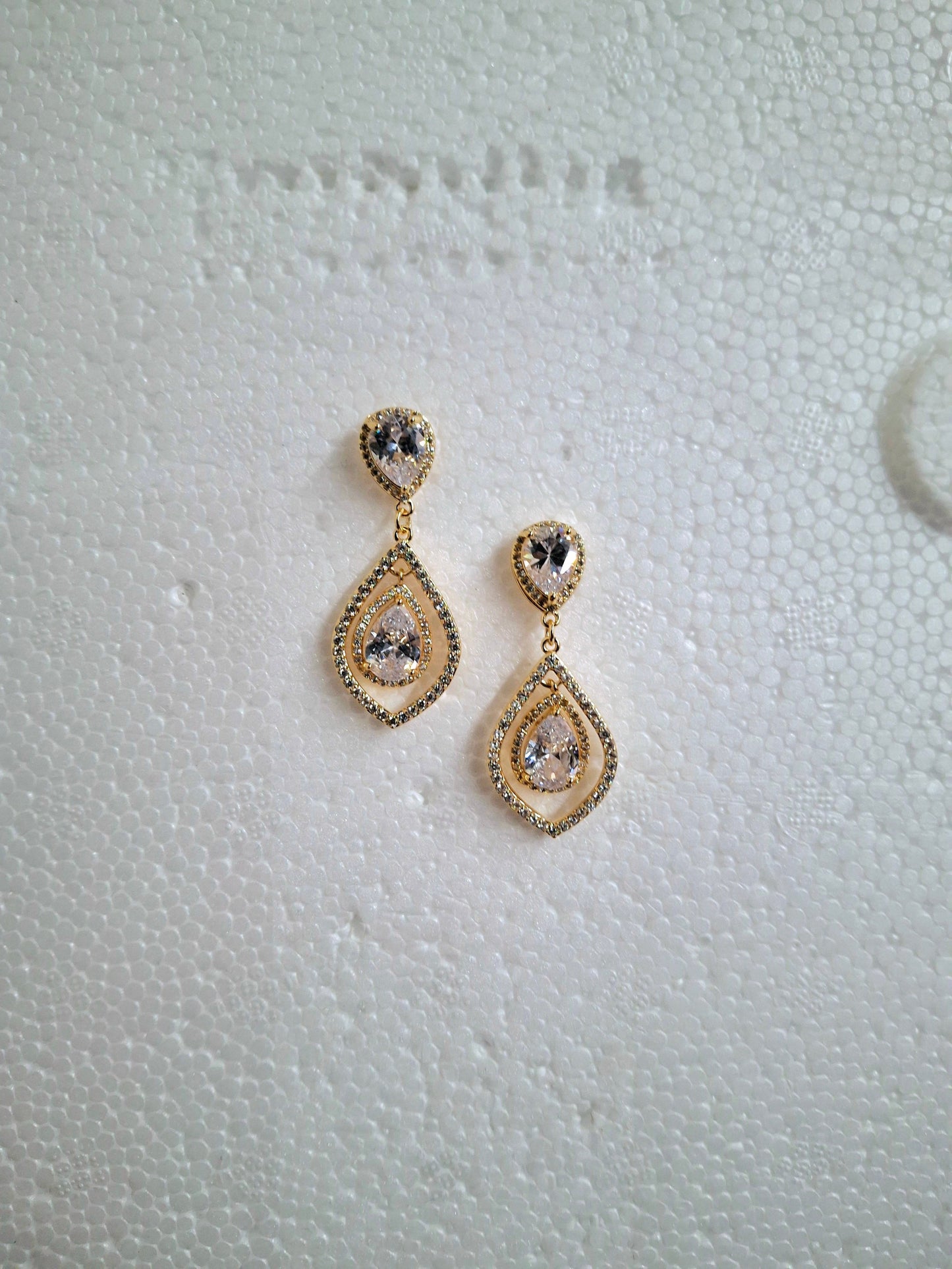 Calla Collection Earrings TR-10437 Classic Beautiful Sparkle Cubic Zirconia CZ Earrings