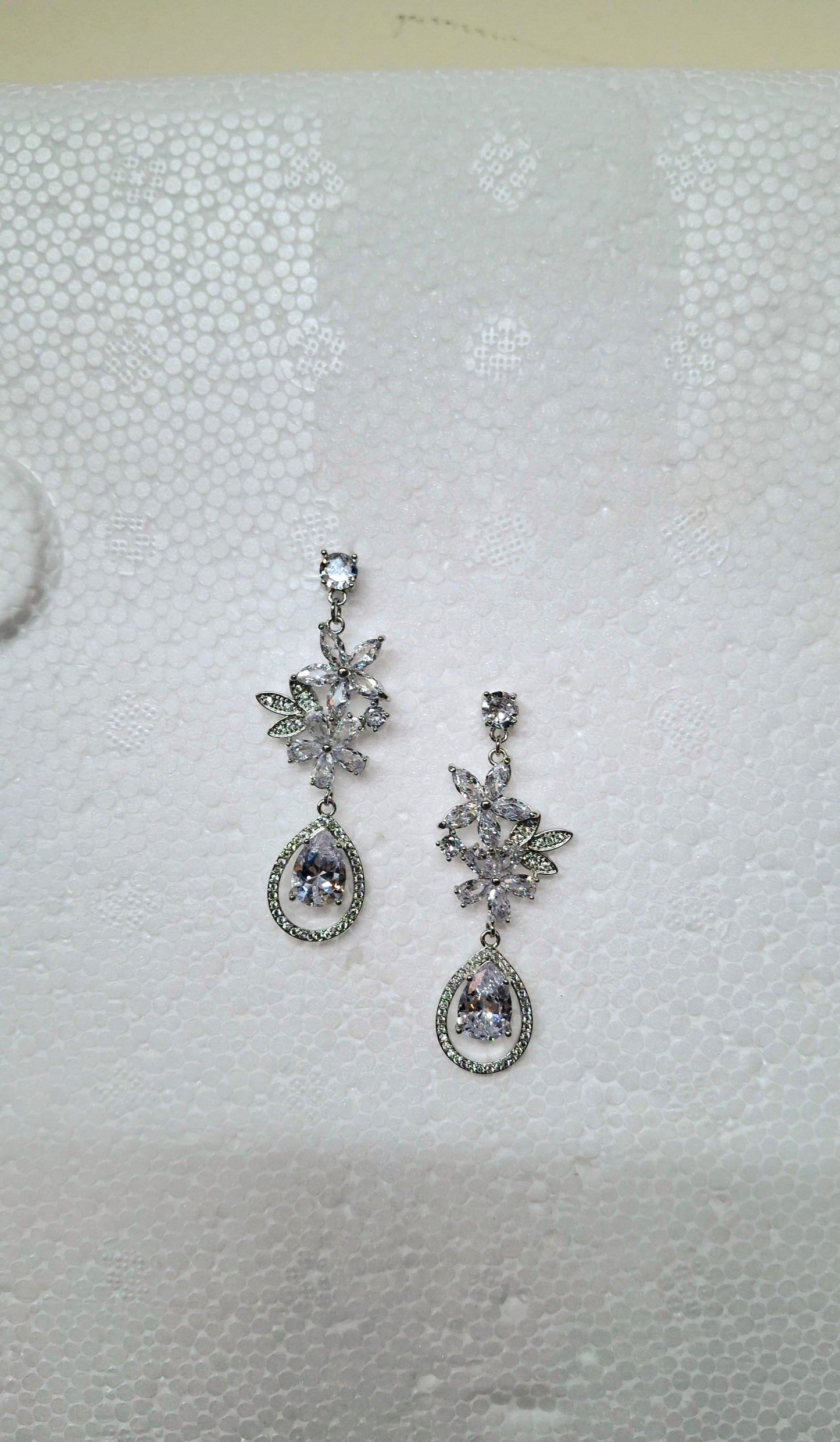 Calla Collection earrings TR-10658, stylish jewelry with intricate design, featuring elegant metalwork and gemstone accents.