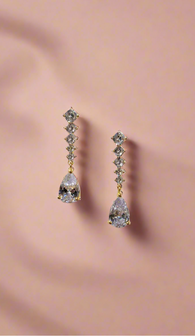 Calla Collection Earrings TR-10357 Stunning Elegant Cubic Zirconia CZ Earrings