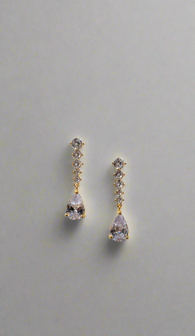 Calla Collection Earrings TR-10357 Stunning Elegant Cubic Zirconia CZ Earrings