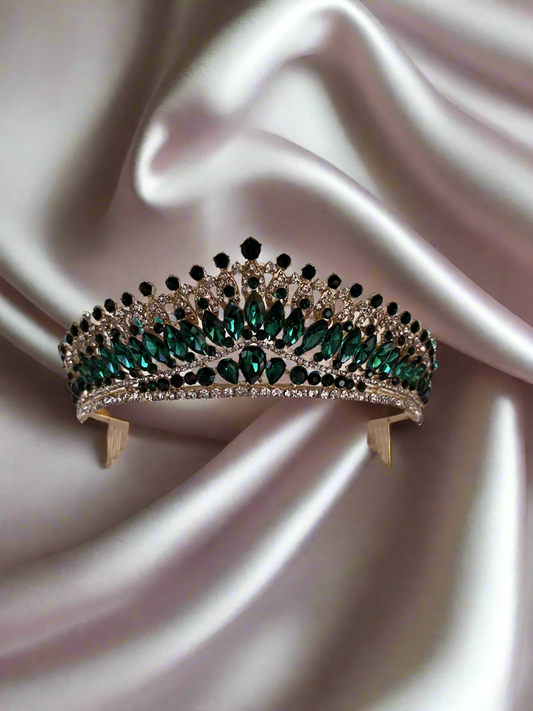 CallaCollection TR-913 jewelry piece with intricate design, showcasing elegant craftsmanship and detailed metalwork.