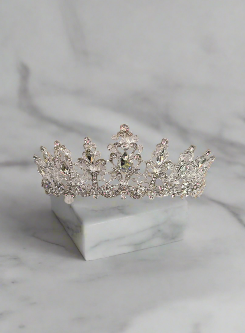 Calla Collection TR-915 jewelry piece featuring intricate design, shiny metal, and elegant craftsmanship.