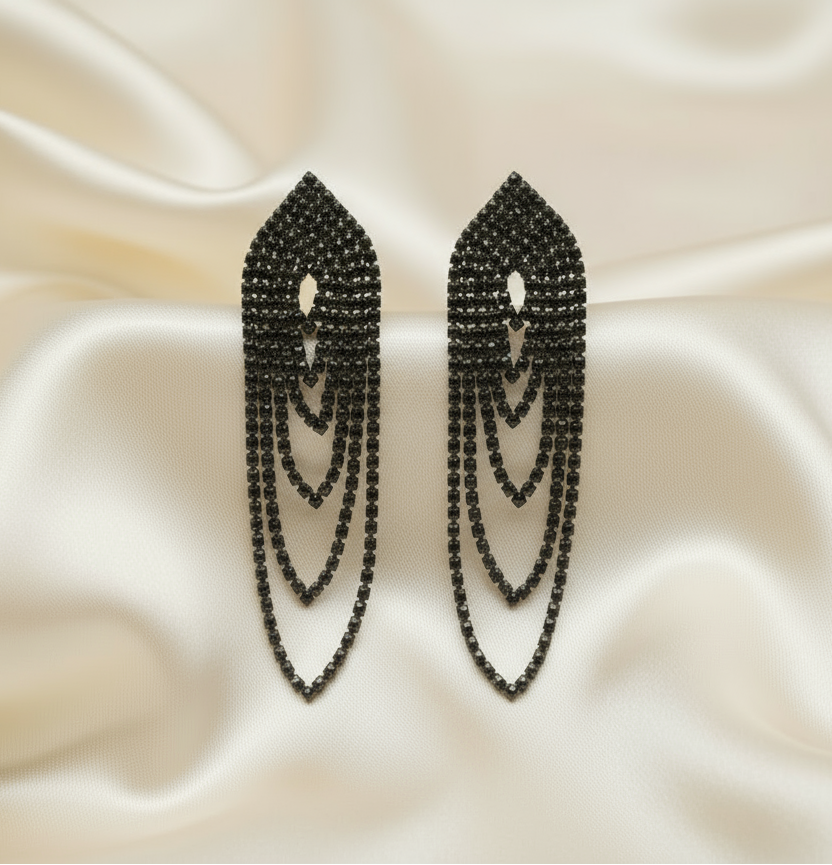 Calla Collection TR-10632 formal headpiece engineered with smooth rounded ends to anchor into hairstyles and veils