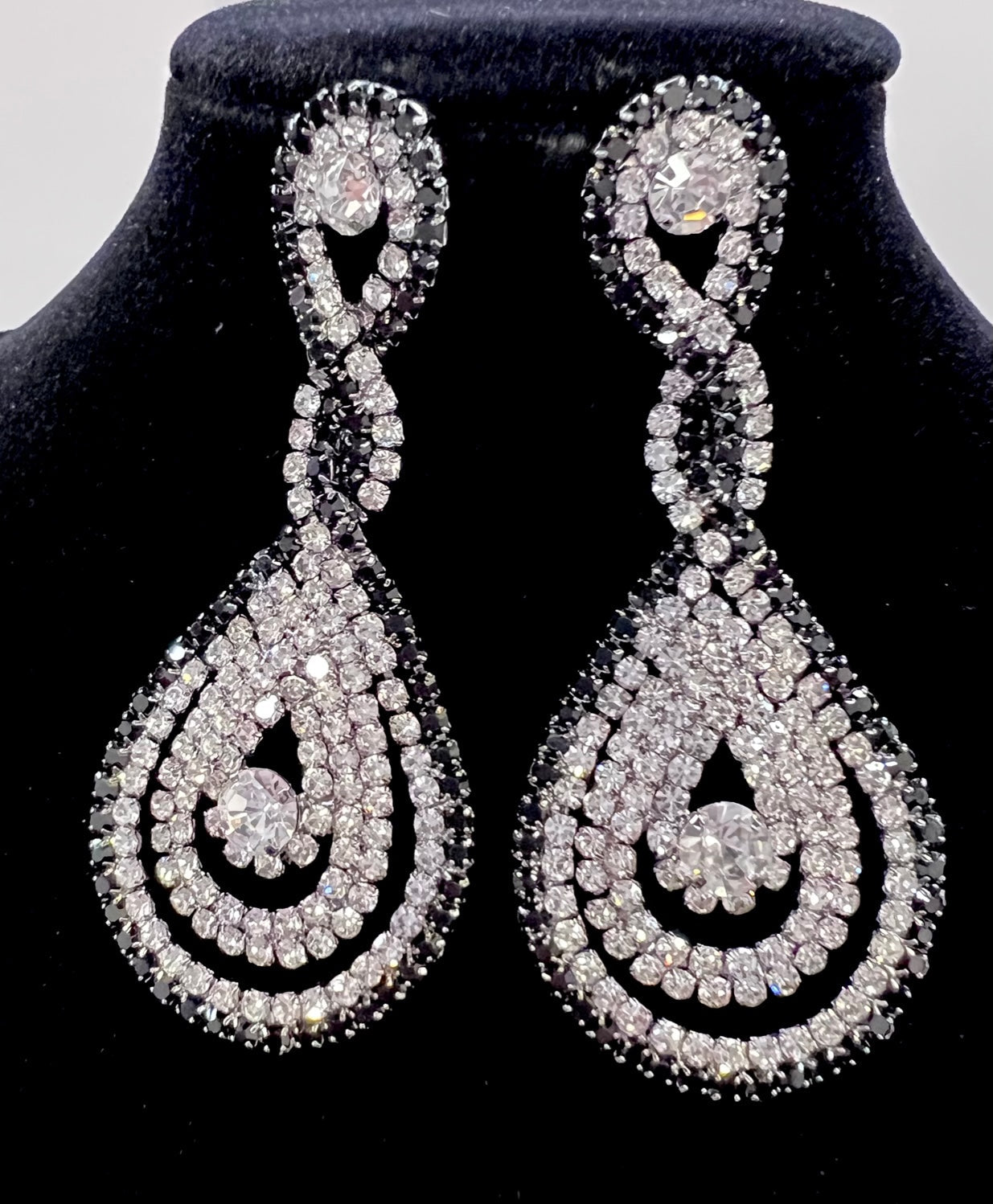 Calla Collection Earrings TR-11100 Exquisite Sparkling Rhinestone Dangle Earrings