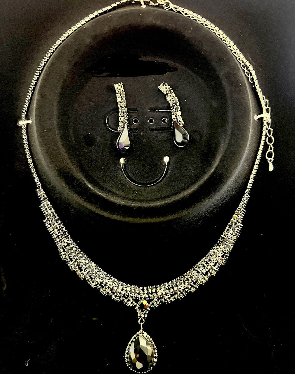 Calla Collection TR-20259 Glamorous Shimmering Rhinestone Necklace Set