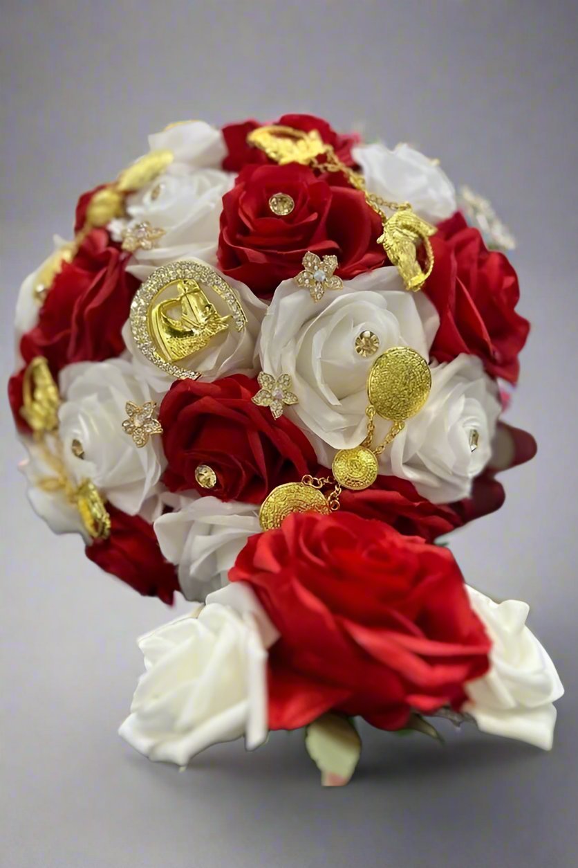 Traditional presentation flower arrangement from the Calla Collection BOUQUET CHARRO product line.