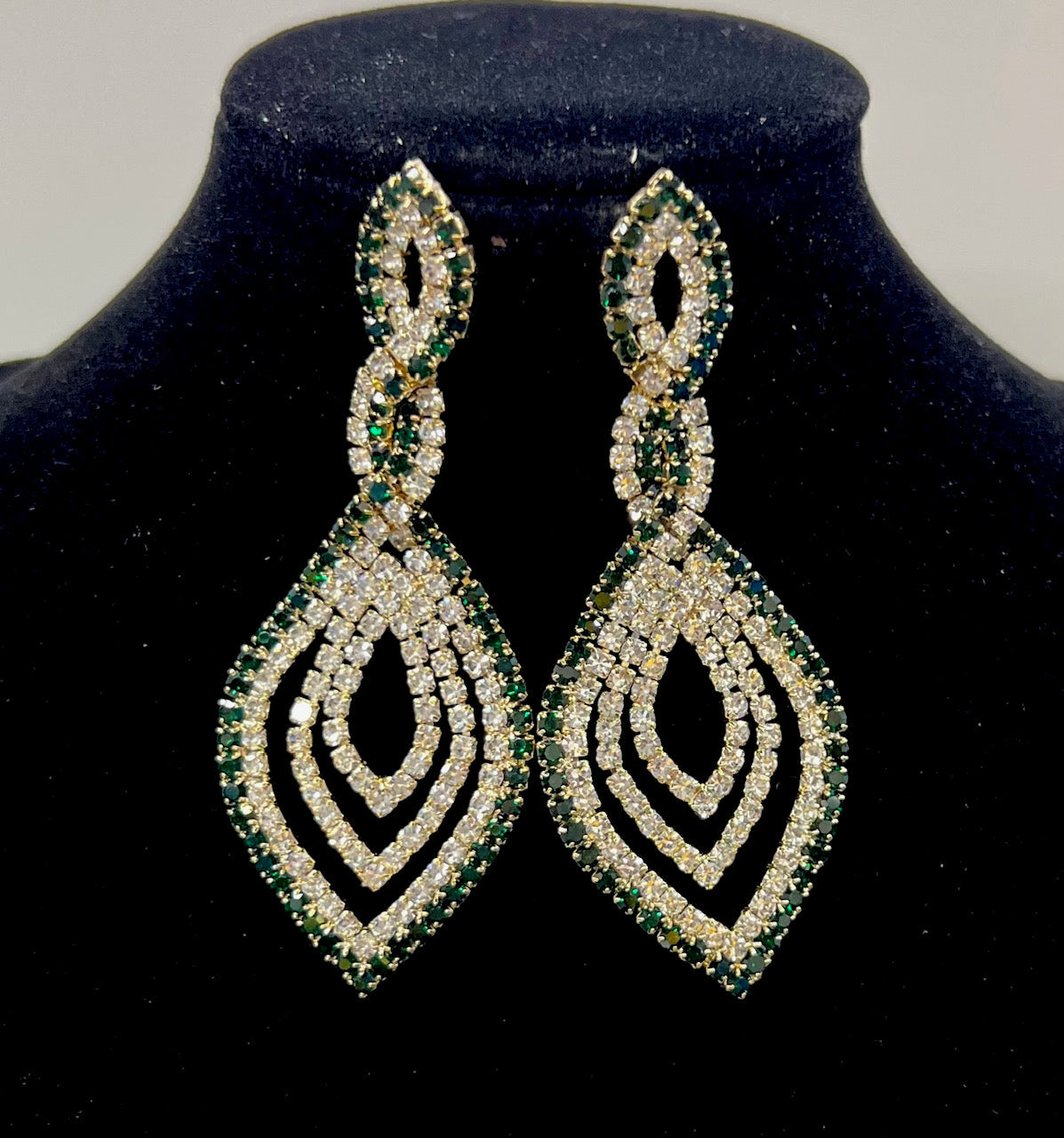 Calla Collection Earrings TR-11098 Lightweight Glamour Rhinestone Dangle Earrings