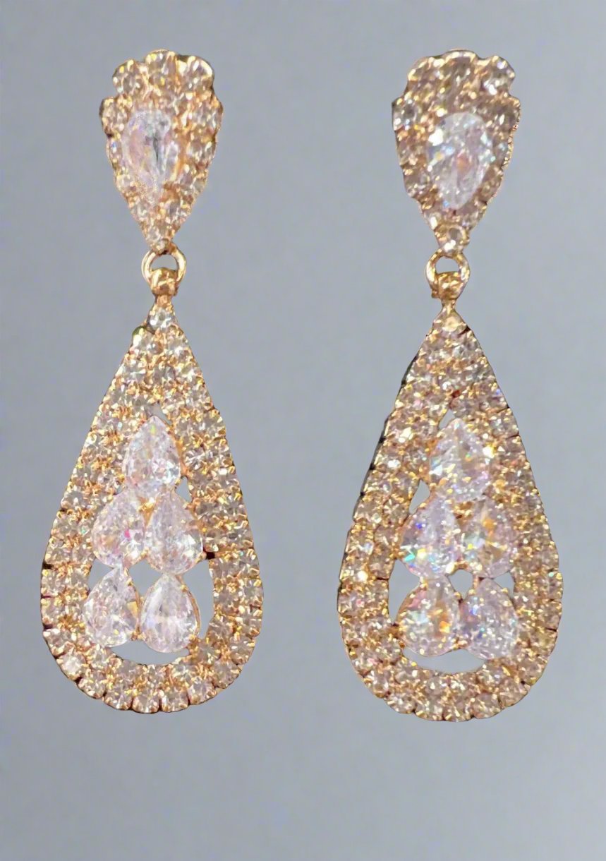 Calla Collection Earrings TR-11177 Expertly Crafted Cubic Zirconia CZ Dangle Earrings