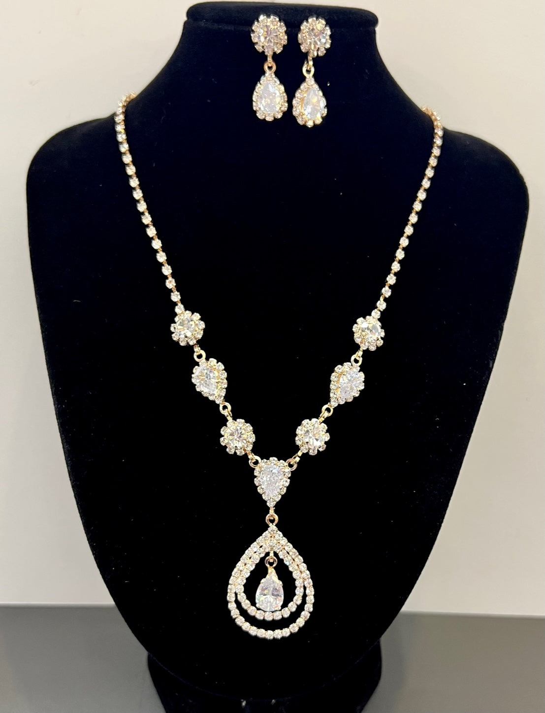 Calla Collection TR-20283 Luxury Cubic Zirconia VIP Necklace Set