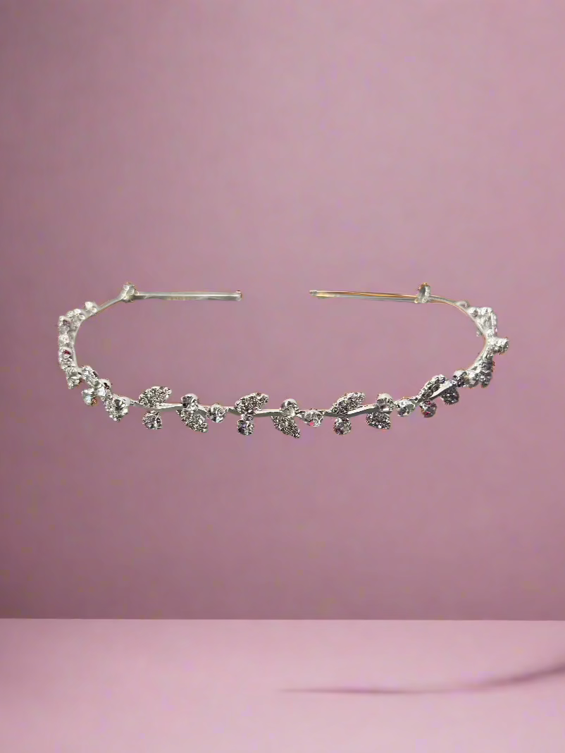 CallaCollection TR-41320 jewelry piece featuring intricate design, displayed on a neutral background, showcasing craftsmanship.
