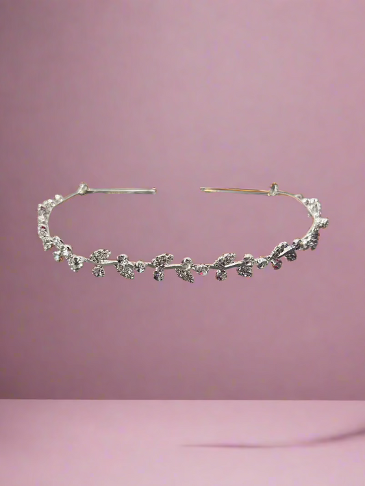 CallaCollection TR-41320 jewelry piece featuring intricate design, displayed on a neutral background, showcasing craftsmanship.