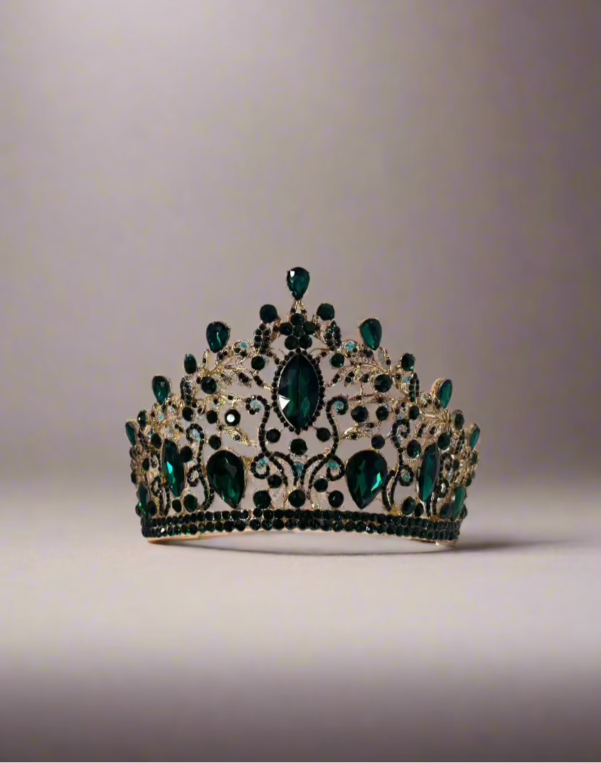 CallaCollection TR-961 jewelry piece featuring intricate design and silver-toned details, close-up view of the decorative accessory.