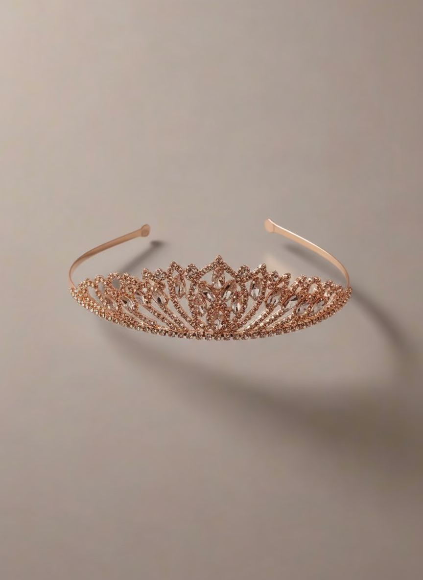 Calla Collection TR-40316 hair accessory, stylish and versatile, shown in a close-up image with intricate design details.