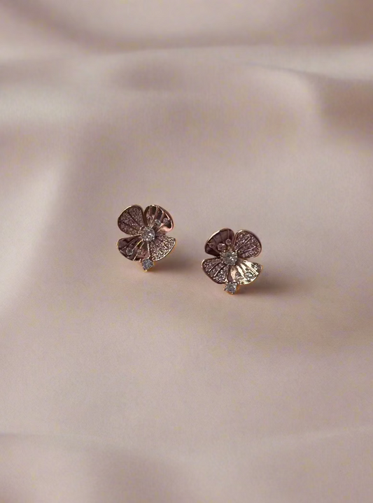 CallaCollection TR-141 accessory in black with metallic accents, close-up view of textured surface and detailed craftsmanship.