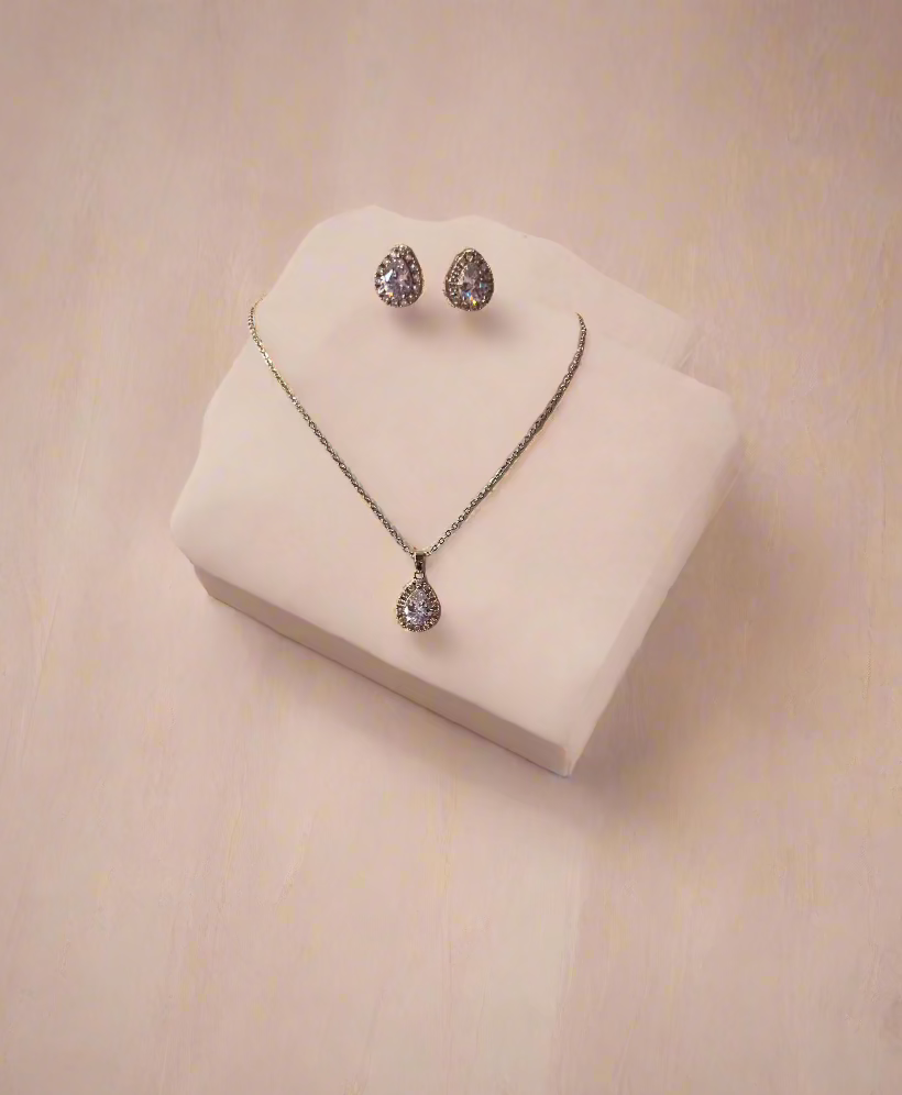 Calla Collection TR-22287 Luxury Teardrop Cubic Zirconia Necklace Set