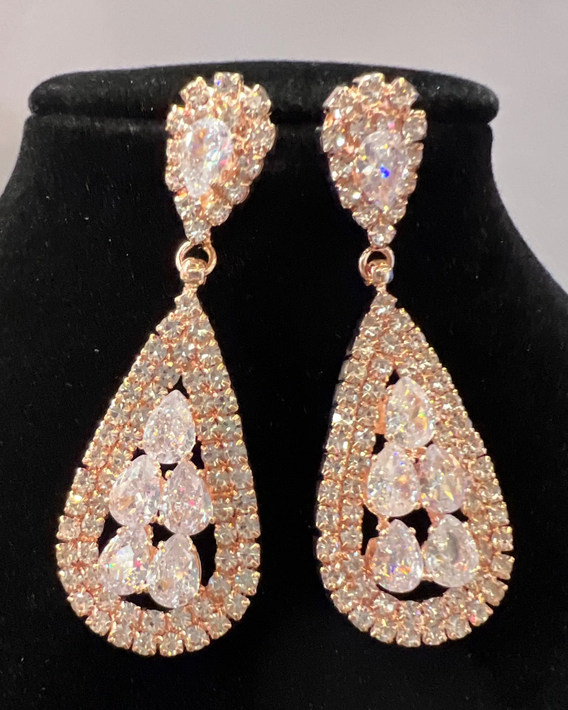 Calla Collection Earrings TR-11177 Expertly Crafted Cubic Zirconia CZ Dangle Earrings