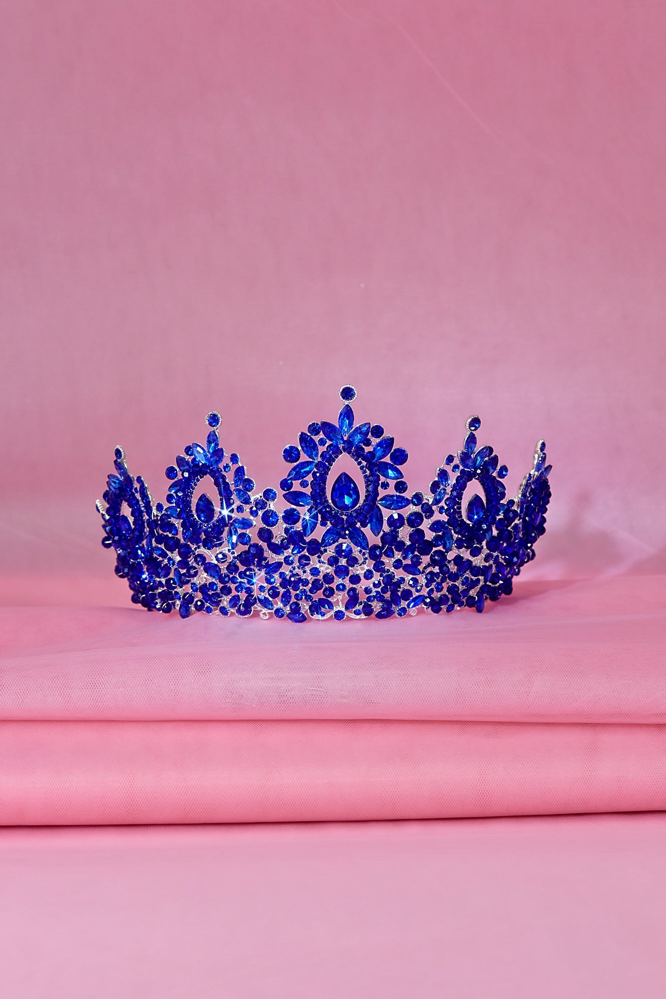 Calla Collection TR-962 royal blue jewelry piece featuring elegant design and vibrant blue color, displayed on a neutral background.