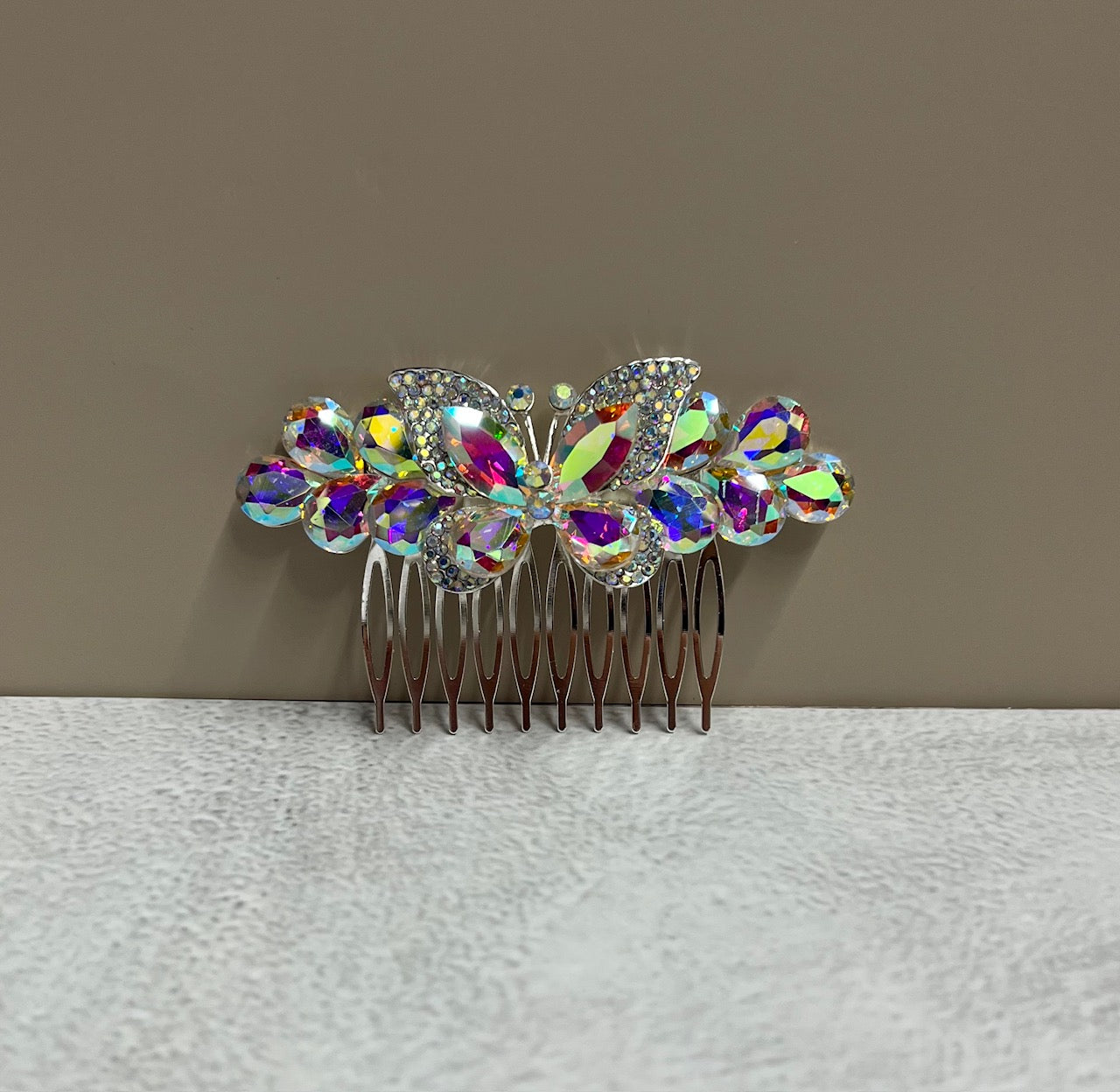 Silver Calla Collection TR-41349 hair comb with elegant butterfly design, featuring a decorative hairpin for stylish hair accessories.