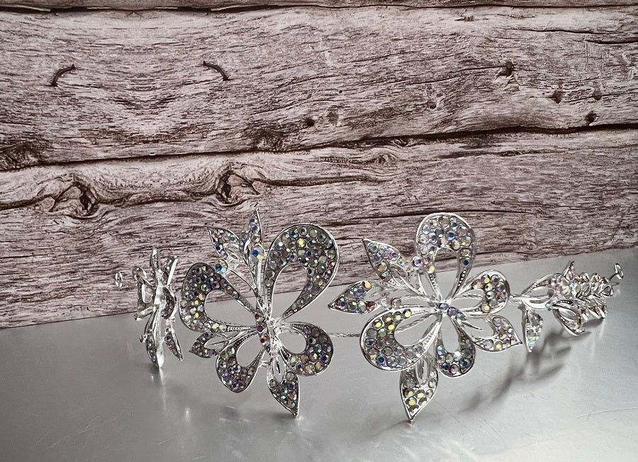 Silver jewelry piece from Calla Collection TR-630, featuring intricate design and polished silver finish.
