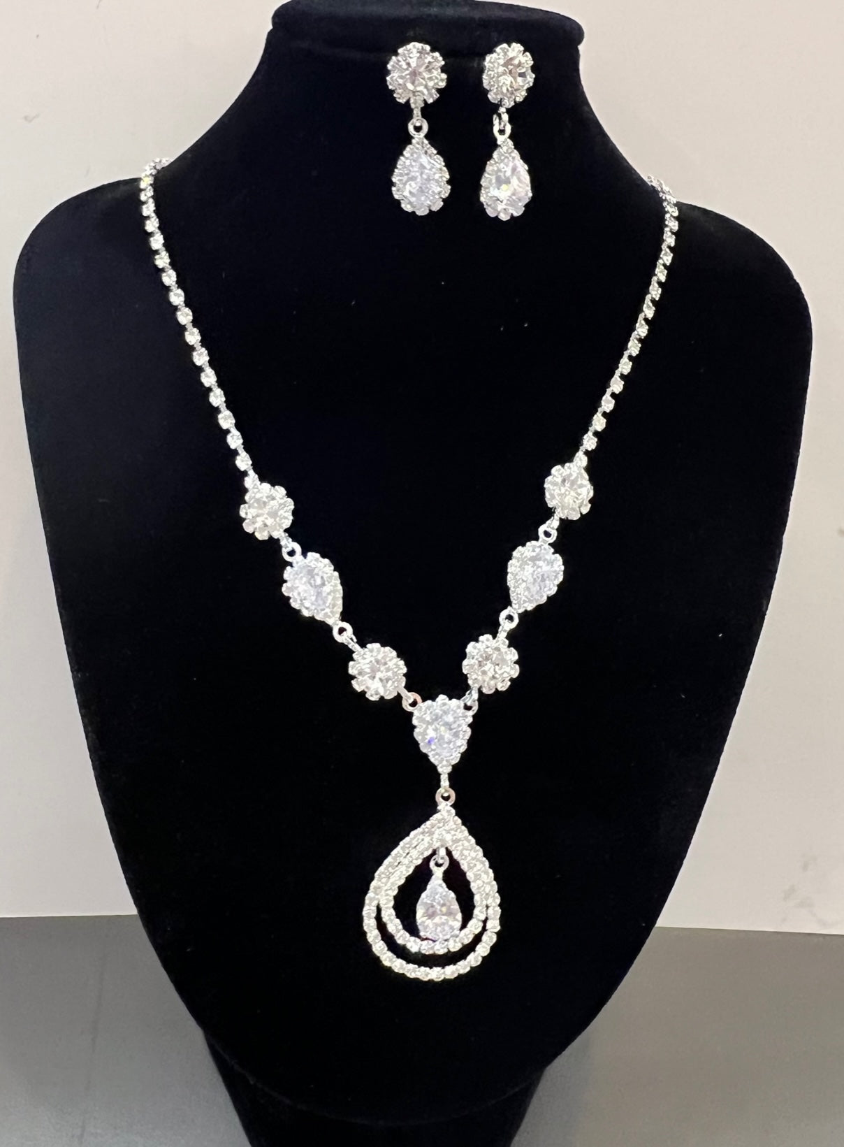 Calla Collection TR-20283 Luxury Cubic Zirconia VIP Necklace Set