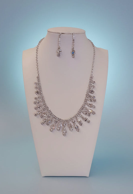 Silver CALLAcollection necklace with intricate chain design, featuring a sleek and elegant style perfect for everyday wear.